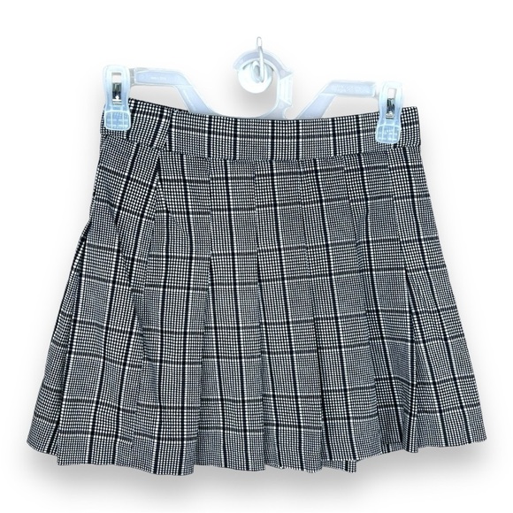 SMALL JOE BENBASSET BLACK WHITE PLAID PLEATED SKIRT MINI STRETCH PREPPY GOTH - Picture 1 of 7